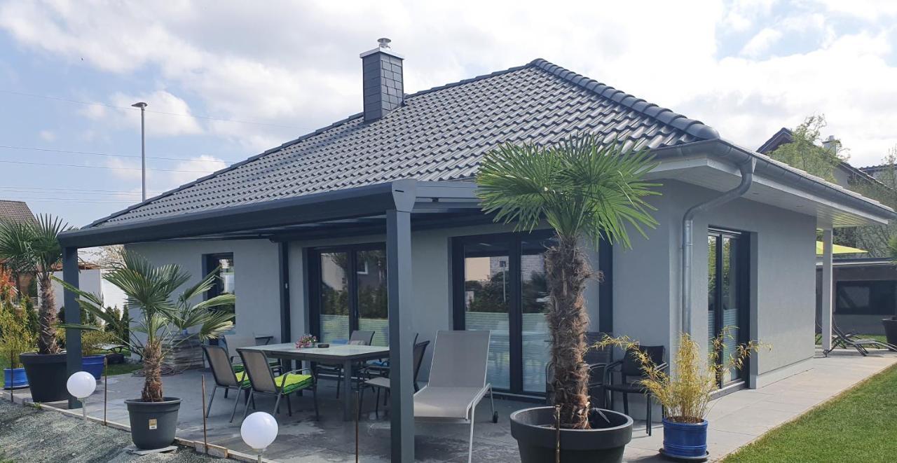 Grosszuegige Unterkunft Mit Terrasse Oberbrechen المظهر الخارجي الصورة